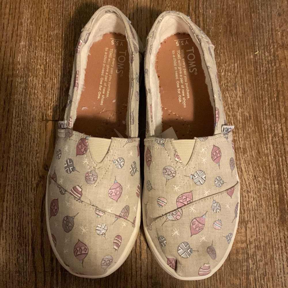 Girls TOMS. Christmas
